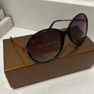 Black Gucci Round Sunglasses